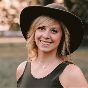 Meet your Posher, Kelly